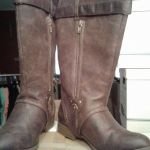 Wide calf Suede boots